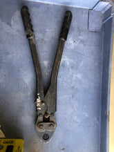 Load image into Gallery viewer, MARSHALL BRASS CO. CRIMPER PEX CRIMPER 1-1/8&quot;
